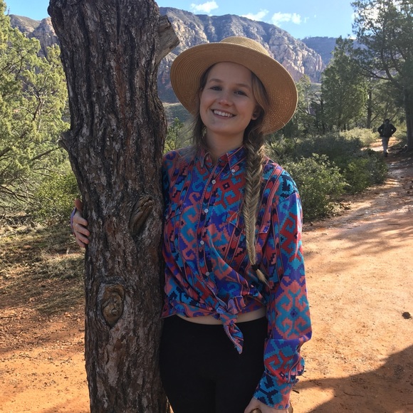 Meet your Posher, Katie - Picture 3 of 3